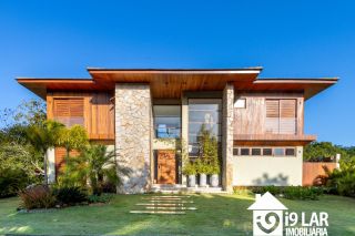 Refúgio de Luxo em Praia do Forte: Casa Design com 6 Suítes, Piscina de 65m² e Privacidade Absoluta