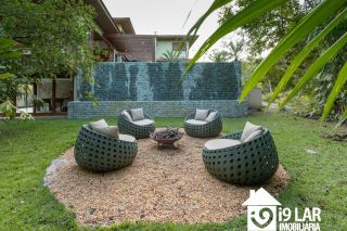 Refúgio de Luxo em Praia do Forte: Casa Design com 6 Suítes, Piscina de 65m² e Privacidade Absoluta