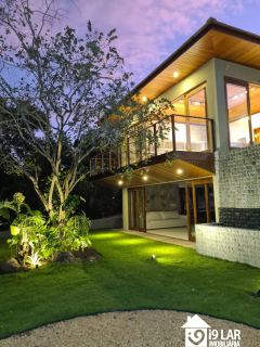 Refúgio de Luxo em Praia do Forte: Casa Design com 6 Suítes, Piscina de 65m² e Privacidade Absoluta