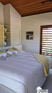 Refúgio de Luxo em Praia do Forte: Casa Design com 6 Suítes, Piscina de 65m² e Privacidade Absoluta