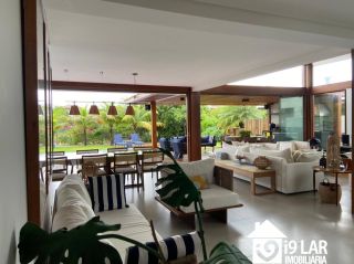 Seu Paraíso Particular em Praia do Forte: Casa Mobiliada e Decorada com 6 Suítes no Condomínio Piscinas Naturais