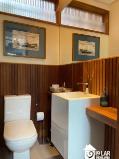 Seu Paraíso Particular em Praia do Forte: Casa Mobiliada e Decorada com 6 Suítes no Condomínio Piscinas Naturais