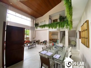 Design e Amplitude no Itaigara: Casa Duplex com Pé Direito Duplo e 3 Suítes Imensas