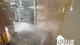 O Ponto Certo na Barra: Loja Térrea com Vitrine e Alta Visibilidade no Barra Master