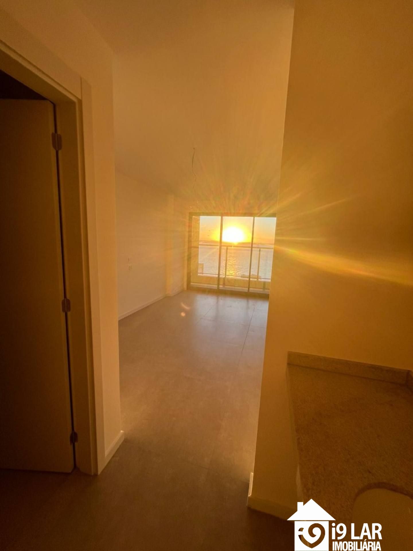 Studio Moderno no Alive Vitória: Vista Mar Frontal e Infraestrutura Completa