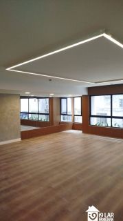 Viva o Melhor da Barra: Apartamento Mobiliado no Edf. Oscar Santana com Infraestrutura Completa