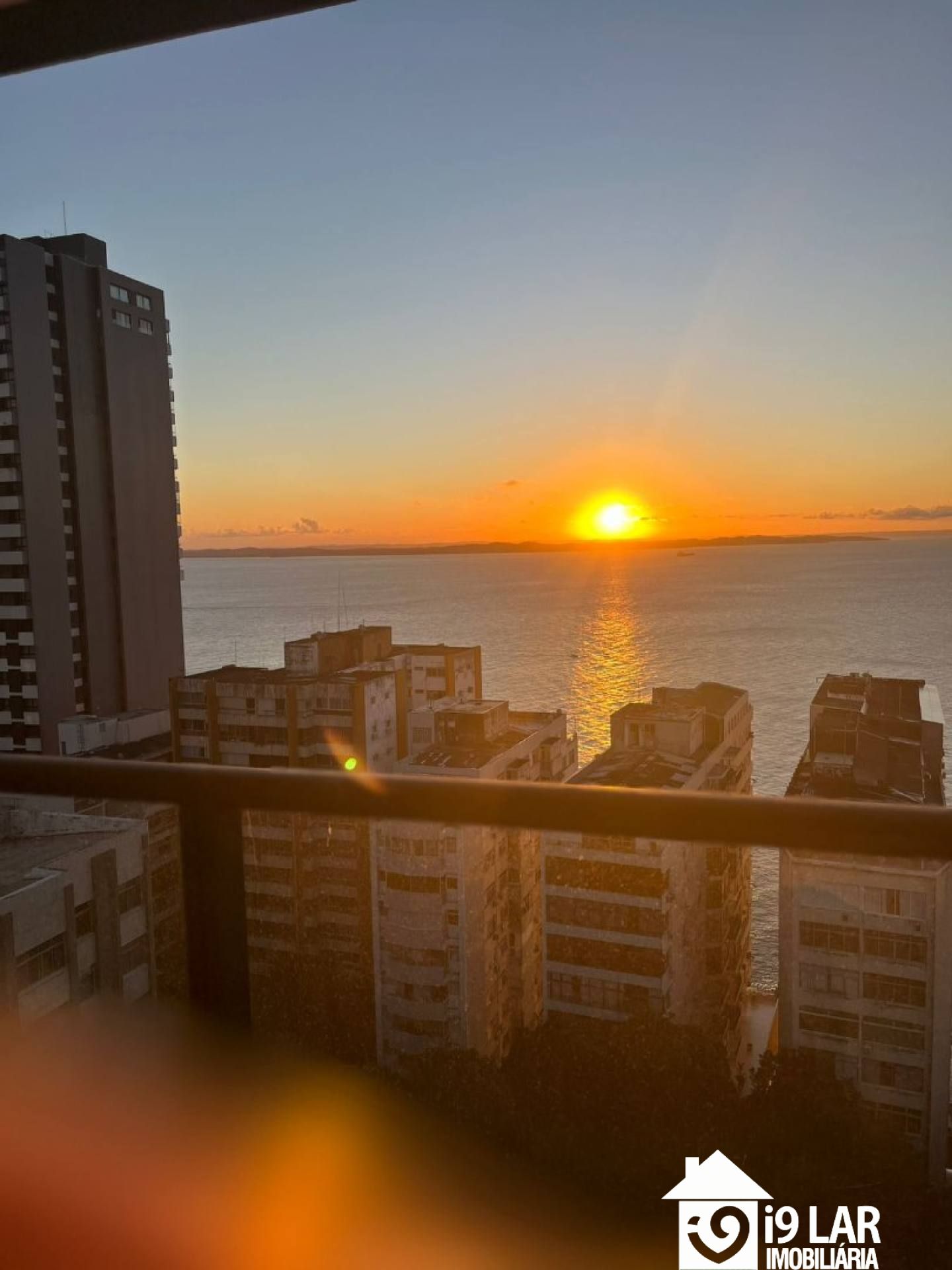 Vista Mar Frontal no Corredor da Vitória: Studio no Alive Acima do 14º Andar