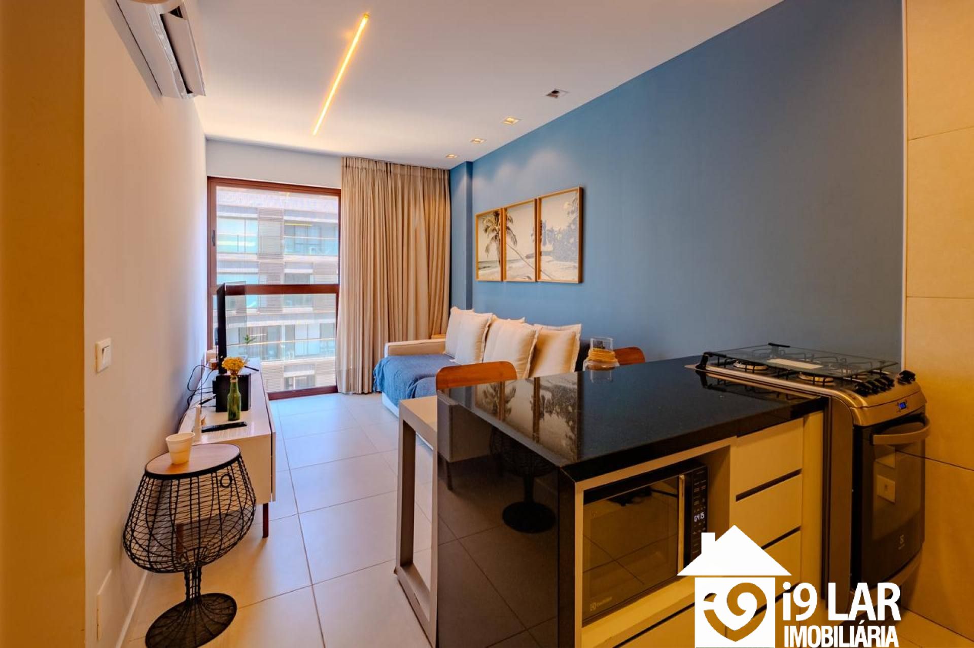 1/4 Porteira Fechada na Barra: Praticidade e Ótima Localização no Edf. NAU