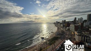 Studio Frente ao Morro do Cristo: 1/4 no Spot Barra com Vista e Projeto Sustentável