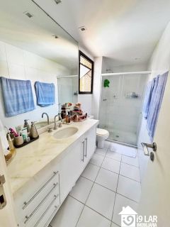 Alto Padrão em Alphaville I: 2 Suítes, 113m², Porteira Fechada no Palm Ville