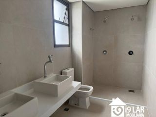 Alto Luxo na Barra: 4 Suítes, 210m² e Vista Privilegiada no Morro Ipiranga