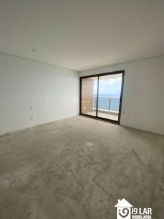 Alto Luxo na Barra: 4 Suítes, 210m² e Vista Privilegiada no Morro Ipiranga