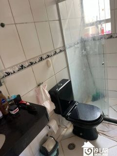 Apartamento Sofisticado com Iluminação Planejada, 2 Quartos e Semi-Mobiliado