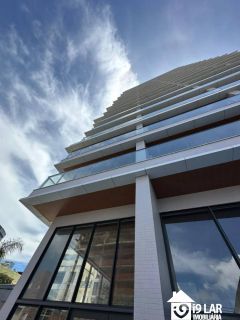 Apartamento 2 suítes na Barra com vista mar, andar alto e 2 vagas no Signature