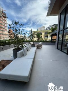 Apartamento 2 suítes na Barra com vista mar, andar alto e 2 vagas no Signature