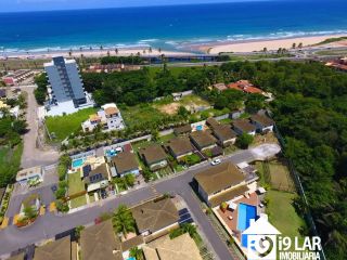 Casa 4/4 em condomínio fechado em Piatã, 374m², piscina, energia solar e 4 vagas