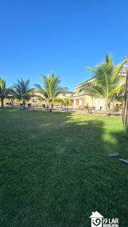 Casa 4/4 em condomínio fechado em Piatã, 374m², piscina, energia solar e 4 vagas