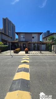 Casa 4/4 em condomínio fechado em Piatã, 374m², piscina, energia solar e 4 vagas