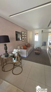 Casa 4/4 em condomínio fechado em Piatã, 374m², piscina, energia solar e 4 vagas