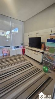 Casa 4/4 em condomínio fechado em Piatã, 374m², piscina, energia solar e 4 vagas