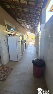 Casa 4/4 em condomínio fechado em Piatã, 374m², piscina, energia solar e 4 vagas