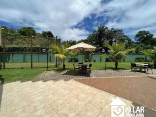 Casa 4/4 em condomínio fechado em Piatã, 374m², piscina, energia solar e 4 vagas