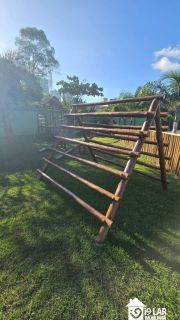 Casa 4/4 em condomínio fechado em Piatã, 374m², piscina, energia solar e 4 vagas