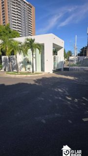 Casa 4/4 em condomínio fechado em Piatã, 374m², piscina, energia solar e 4 vagas