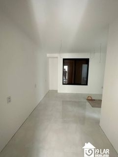 Casa moderna 4 suítes no Alphaville Litoral Norte 1, 280m², pé-direito duplo e área gourmet integrada