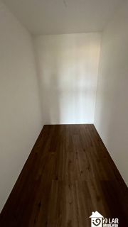 Casa 4 suítes no Alphaville Litoral Norte 2, 294m², pé-direito duplo, piscina e arquitetura moderna