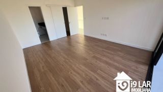 Casa 4 suítes no Alphaville Litoral Norte 2, 294m², pé-direito duplo, piscina e arquitetura moderna