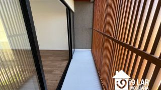 Casa 4 suítes no Alphaville Litoral Norte 2, 294m², pé-direito duplo, piscina e arquitetura moderna