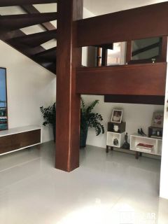 Casa 6/4 no Encontro das Águas com 900m² construídos, terreno de 5.400m², área verde e lazer completo