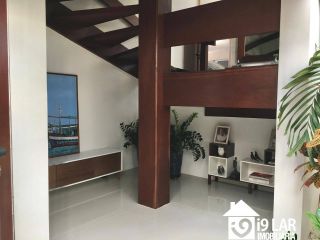 Casa 6/4 no Encontro das Águas com 900m² construídos, terreno de 5.400m², área verde e lazer completo