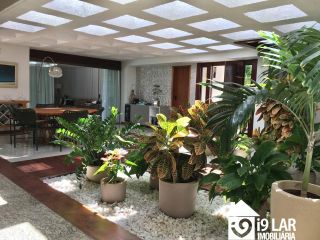 Casa 6/4 no Encontro das Águas com 900m² construídos, terreno de 5.400m², área verde e lazer completo