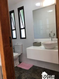 Casa 6/4 no Encontro das Águas com 900m² construídos, terreno de 5.400m², área verde e lazer completo
