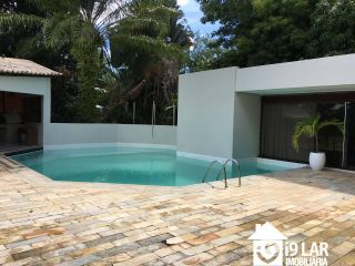 Casa 6/4 no Encontro das Águas com 900m² construídos, terreno de 5.400m², área verde e lazer completo