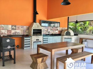 Casa 6/4 no Encontro das Águas com 900m² construídos, terreno de 5.400m², área verde e lazer completo