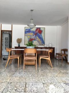 Casa 6/4 no Encontro das Águas com 900m² construídos, terreno de 5.400m², área verde e lazer completo