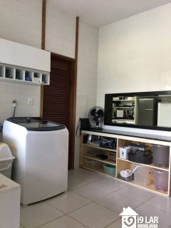 Casa 6/4 no Encontro das Águas com 900m² construídos, terreno de 5.400m², área verde e lazer completo