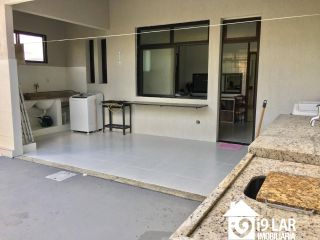 Casa 6/4 no Encontro das Águas com 900m² construídos, terreno de 5.400m², área verde e lazer completo