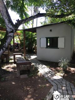 Casa 6/4 no Encontro das Águas com 900m² construídos, terreno de 5.400m², área verde e lazer completo