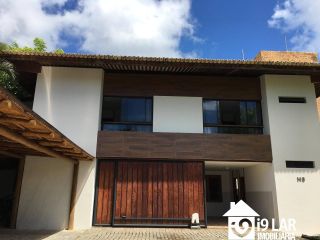 Casa 6/4 no Encontro das Águas com 900m² construídos, terreno de 5.400m², área verde e lazer completo