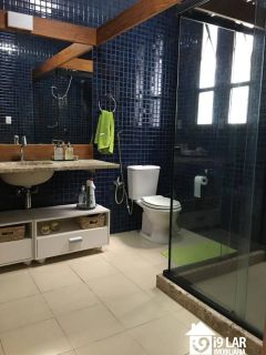 Casa 6/4 no Encontro das Águas com 900m² construídos, terreno de 5.400m², área verde e lazer completo