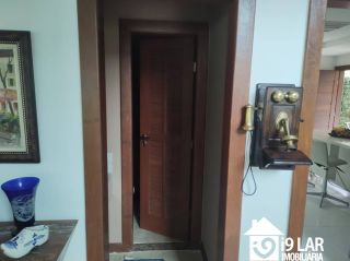 Casa 6 suítes em Busca Vida, 480m², terreno de 1.000m², energia solar e acesso à praia