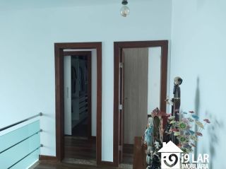 Casa 6 suítes em Busca Vida, 480m², terreno de 1.000m², energia solar e acesso à praia