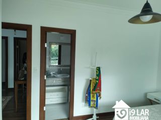 Casa 6 suítes em Busca Vida, 480m², terreno de 1.000m², energia solar e acesso à praia