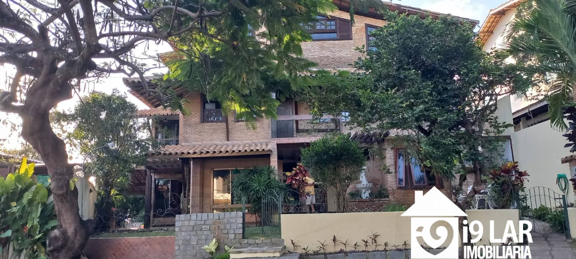 Casa 5 suítes em Piatã, 460m², condomínio Águas do Jaguaribe, área de lazer completa