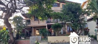 Casa 5 suítes em Piatã, 460m², condomínio Águas do Jaguaribe, área de lazer completa