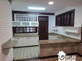 Casa 5 suítes em Piatã, 460m², condomínio Águas do Jaguaribe, área de lazer completa